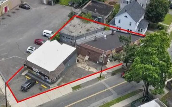 Pictures of Retail, Special Purpose property located at 885-887 Sumner Ave, Springfield, MA 01108 for comps - image #1