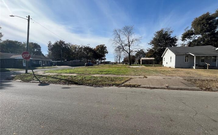 Pictures of Land property located at 1110 Collins Ave, Caruthersville, MO 63830 for sales - image #1