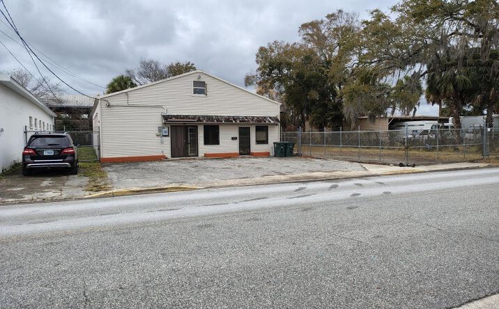 Pictures of Industrial, Retail property located at 318 N Segrave Street, Daytona Beach, FL 32114 for sales - image #1