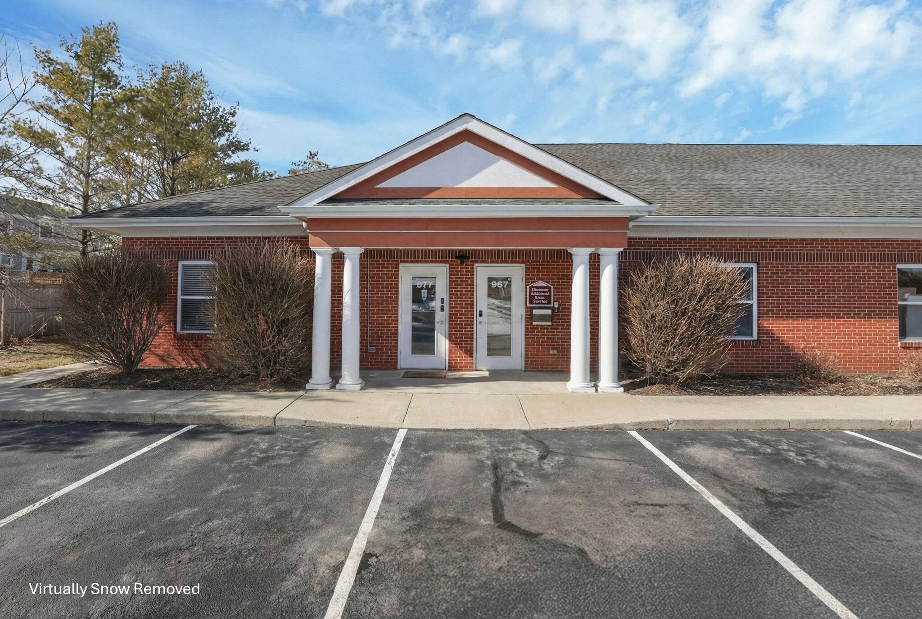 967 Worthington Woods Loop Rd, Columbus, OH 43085-5743