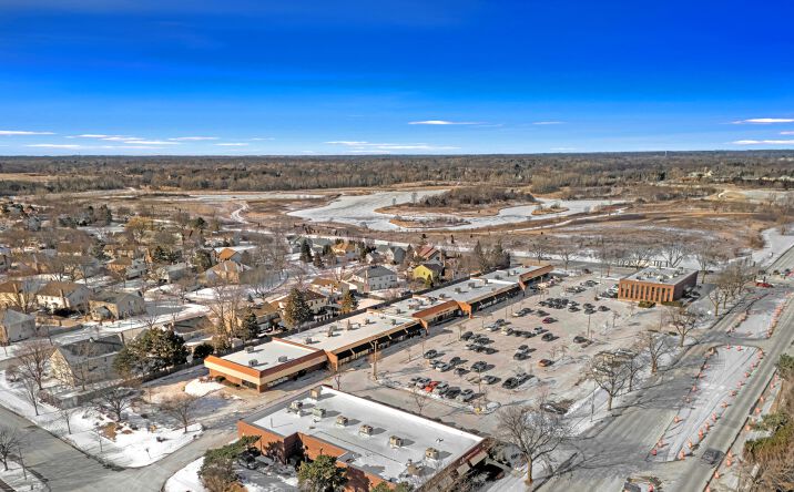 Pictures of Retail property located at 4202 N Arlington Heights Rd, Arlington Heights, IL 60004 for sales - image #1