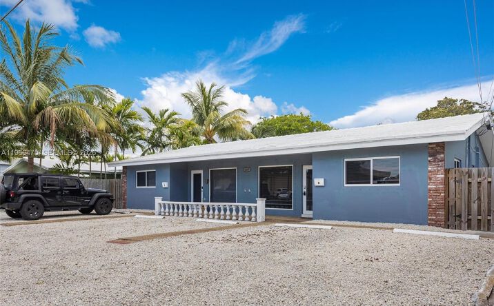 Pictures of Multifamily property located at 3241 NE 17th Ave, Oakland Park, FL 33334 for sales - image #1