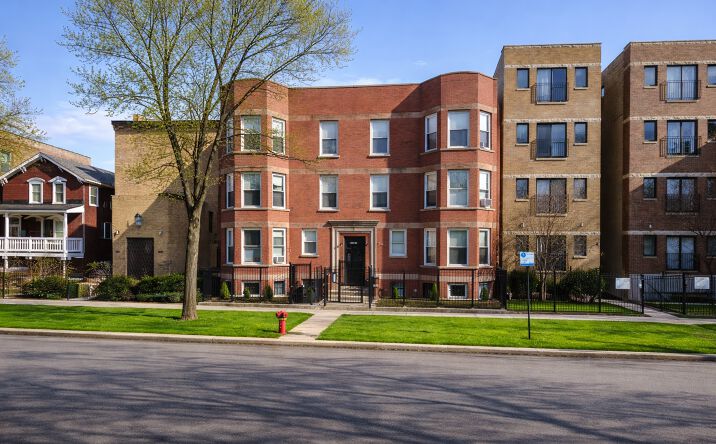 Pictures of Multifamily property located at 4927 S Prairie Ave, Chicago, IL 60615 for sales - image #1