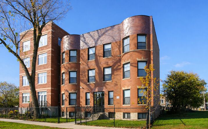 Pictures of Multifamily property located at 4034 S Prairie Ave, Chicago, IL 60653 for sales - image #1