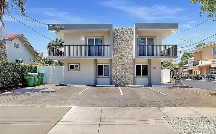 Pictures of Multifamily property located at 420 SW 14th Ave, Miami, FL 33135 for sales - image #1