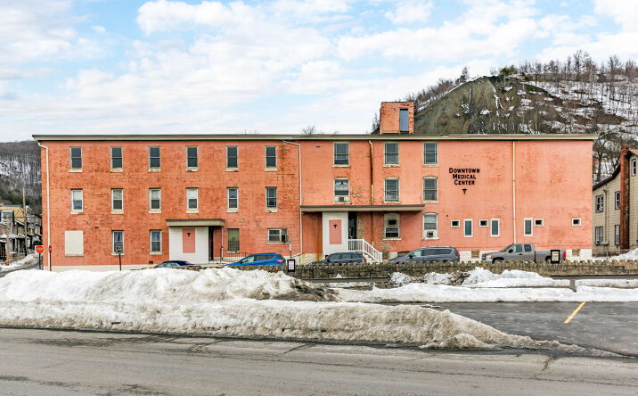 Pictures of Office property located at 239 W Commerce St, Shamokin, PA 17872 for sales - image #1