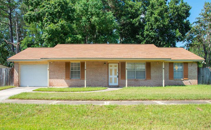 Pictures of Multifamily property located at 32 7th Ave, Shalimar, FL 32579, 134 Beach Dr, Fort Walton Beach, FL 32547, 705 Meadow Ct, Fort Walton Beach, FL 32547, 41 3rd Ave, Shalimar, FL 32579, 92 2nd Ave #B, Shalimar, FL 32579, 1871 Heartland Dr, Fort Walton Beach, FL 32547, 1801 Pointed Leaf Ln, Fort Walton Beach, FL 32547 for sales - image #1