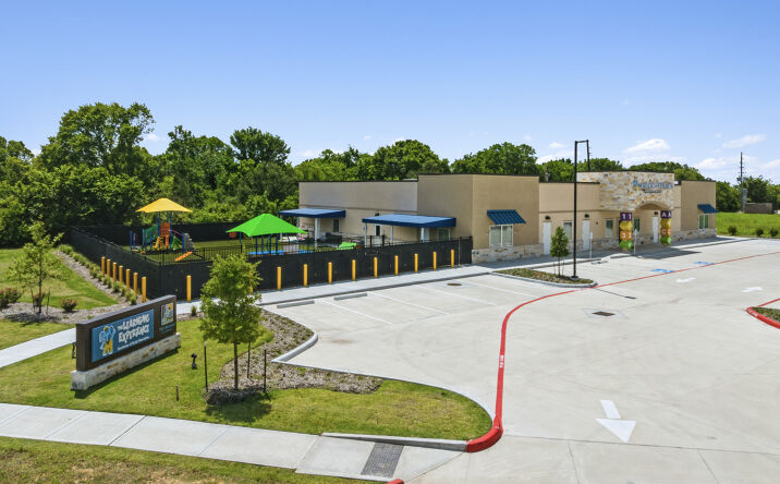 Pictures of Retail property located at 5521 Orch Pk Ln, Manvel, TX 77578 for sales - image #1