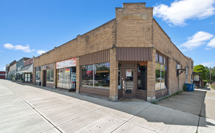 Pictures of Mixed Use property located at 608 E 185th St, Cleveland, OH 44119 for sales - image #1