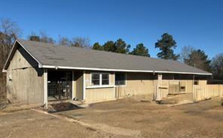 Pictures of Mixed Use, Office, Retail, Special Purpose property located at 13402 LA-5, Logansport, LA 71049 for sales - image #1