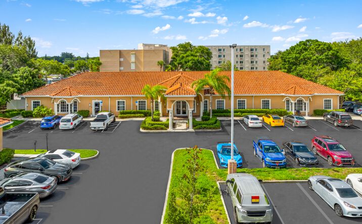 Pictures of Office property located at 6640 78th Ave N, Pinellas Park, FL 33781 for sales - image #1
