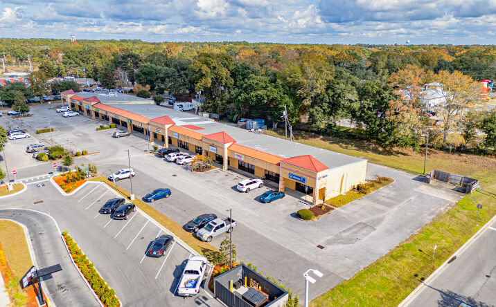 Pictures of Retail property located at 5624 Woodbine Rd, Pace, FL 32571 for sales - image #1