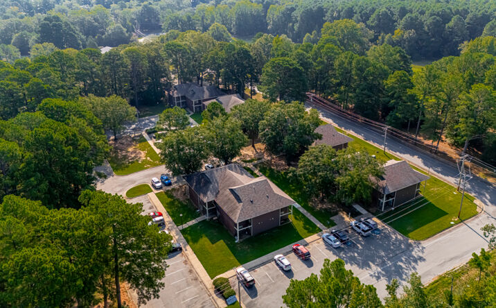 Pictures of Multifamily property located at 1810 Bishop Dr, Bryant, AR 72022 for sales - image #1