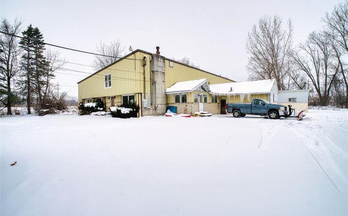 Pictures of Retail, Mixed Use property located at 4912 & 4916 W Ridge Road, Erie, PA 16506 for sales - image #1