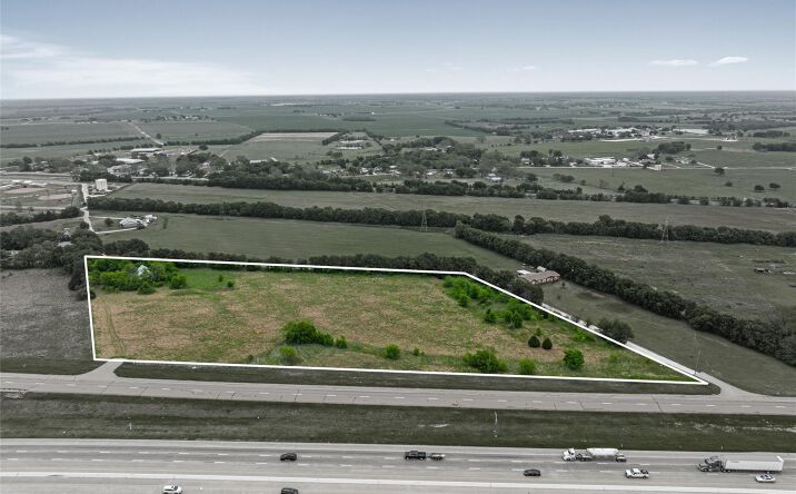 Pictures of Land property located at 20694 I-35, West, TX 76691 for sales - image #1