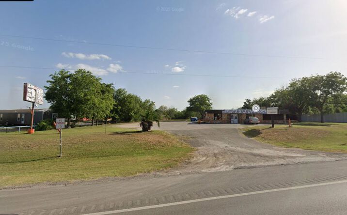 Pictures of Mixed Use, Office, Retail property located at 12567 S U.S. Hwy 181, San Antonio, TX 78223 for sales - image #1