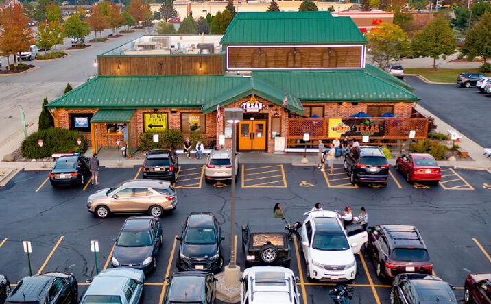 Pictures of Retail property located at 800 W Paradise Dr, West Bend, WI 53095 for sales - image #1