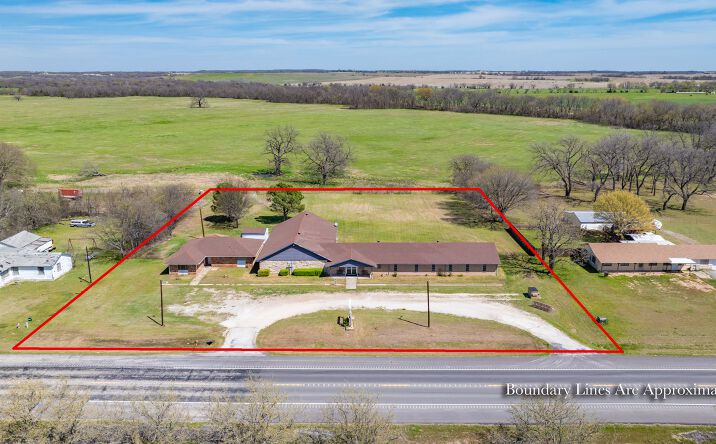 Pictures of Mixed Use, Multifamily, Retail, Special Purpose property located at 3404 N Grand Ave, Gainesville, TX 76240 for sales - image #1