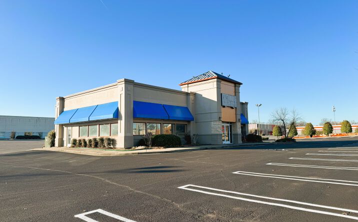 Pictures of Retail property located at 1277 E Shelby Dr, Memphis, TN 38116 for sales - image #1