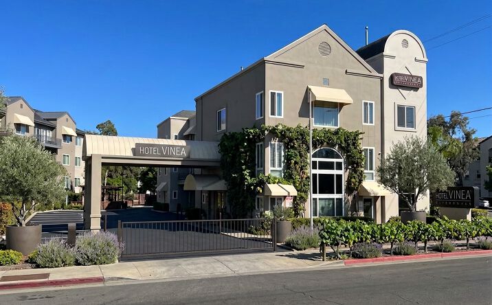 Pictures of Hospitality property located at 178 Dry Creek Rd, Healdsburg, CA 95448 for sales - image #1