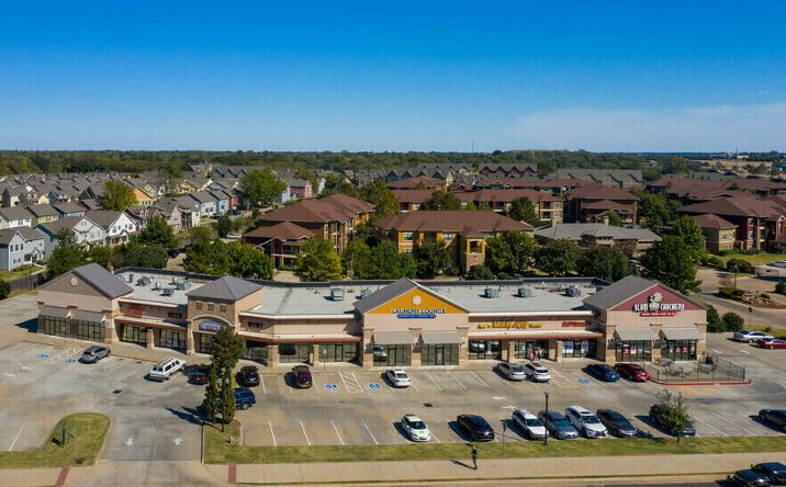 Pictures of Retail property located at 2627 Classen Blvd, Norman, OK 73071 for sales - image #1