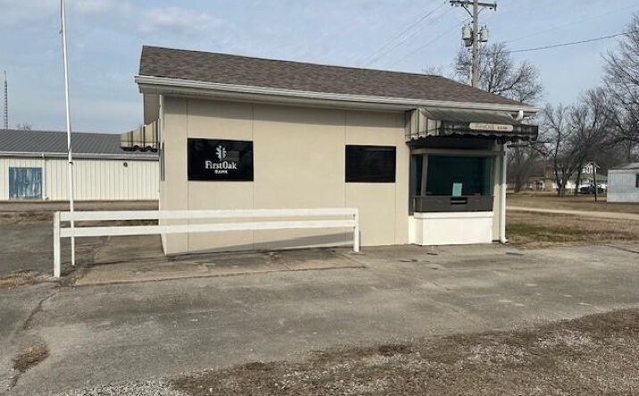Pictures of Office property located at 106 E Hickory Street, Elk City, KS 67344 for sales - image #1