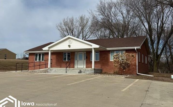 Pictures of Office, Retail property located at 418 W Hwy 18, Algona, IA 50511 for sales - image #1