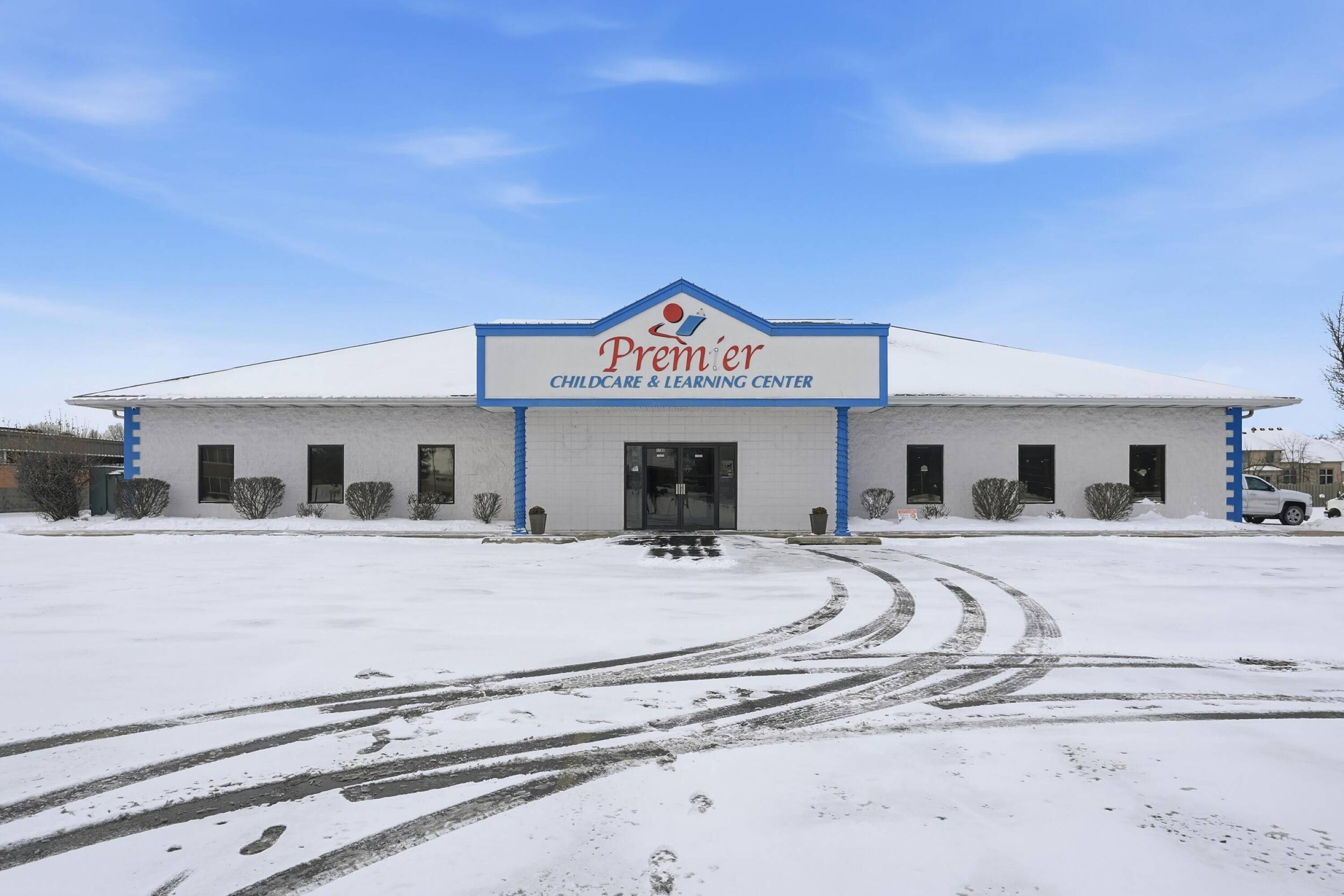 1100 Eagle Ridge Dr, Schererville, IN 46375