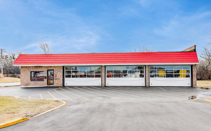 Pictures of Business for Sale, Retail property located at 18W455 Roosevelt Road, Lombard, IL 60148 for sales - image #1