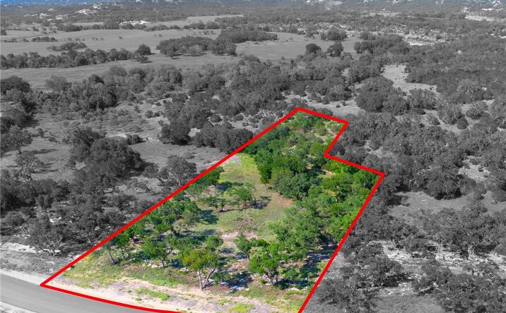 Pictures of Land property located at 1918 Paradise Pkwy, Canyon Lake, TX 78133 for sales - image #1