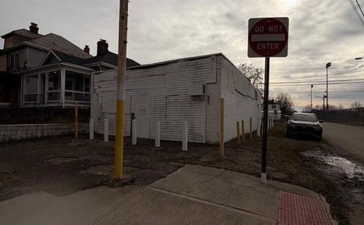 Pictures of Retail property located at 691 Stewart Avenue, Columbus, OH 43206 for sales - image #1