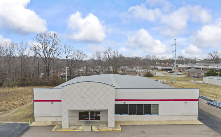 Pictures of Special Purpose, Office, Retail property located at 4200 SKYHAWK PKWY MARTIN TN 38237-2754, MARTIN, TN 38237-2754 for sales - image #1