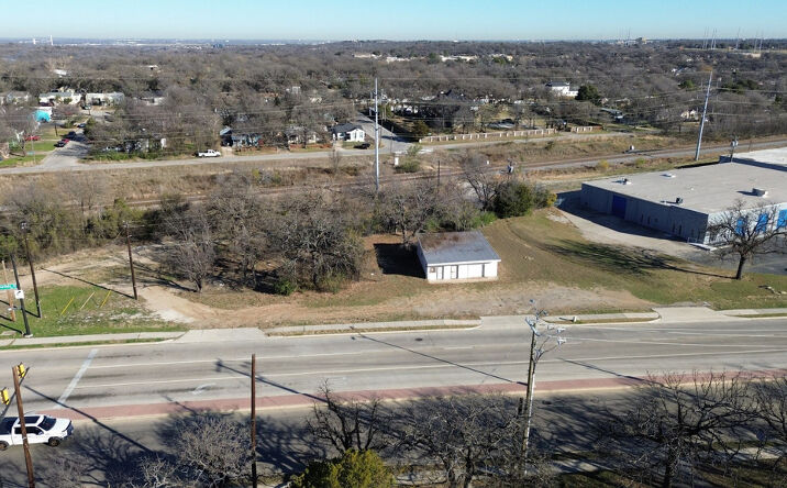 Pictures of Retail, Industrial property located at 5517 E Rosedale St, Fort Worth, TX 76123 for sales - image #1