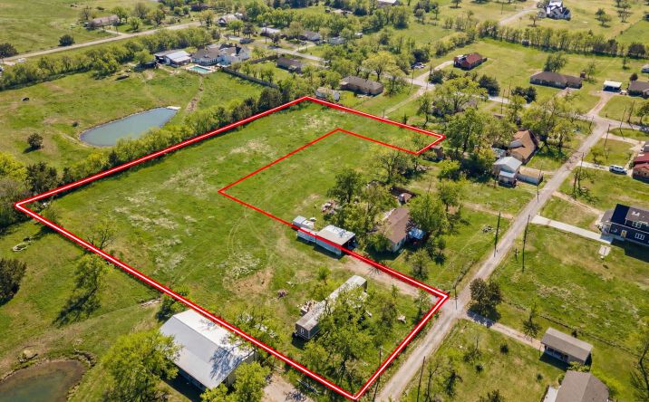 Pictures of Land property located at 610 N 9th St, Gunter, TX 75058 for sales - image #1