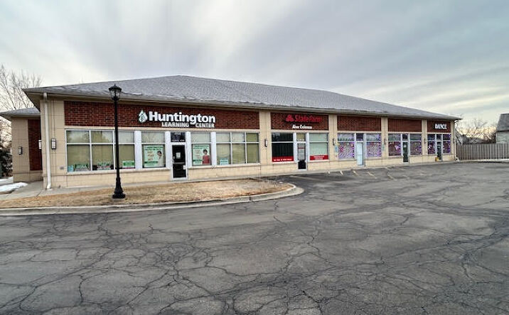 Pictures of Retail property located at 4590 Princeton Lane, Lake In The Hills, IL 60156 for sales - image #1