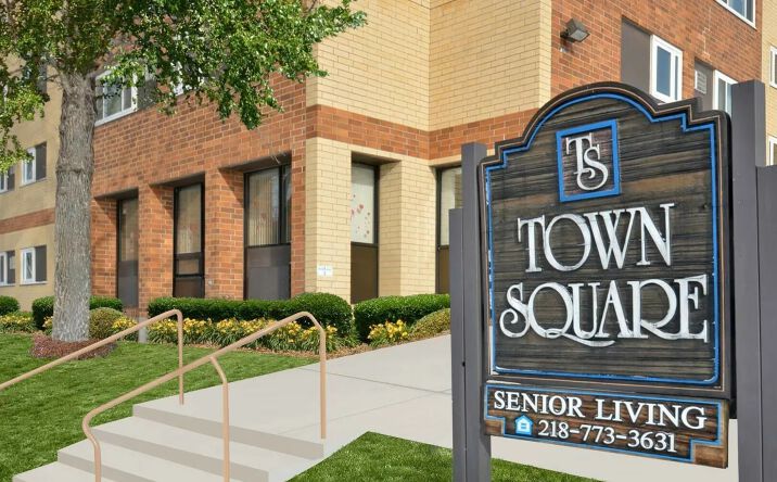 Pictures of Multifamily property located at 208 2nd St NW, East Grand Forks, MN 56721 for sales - image #1