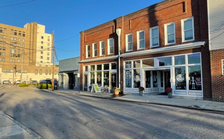 Pictures of Mixed Use, Multifamily, Retail property located at 606 E Fearing St, Elizabeth City, NC 27909 for sales - image #1