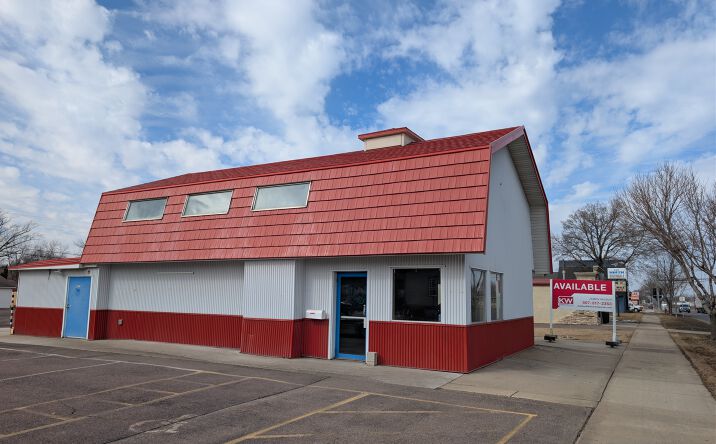 Pictures of Office, Retail property located at 1501 North Broadway Street, New Ulm, MN 56073 for sales - image #1