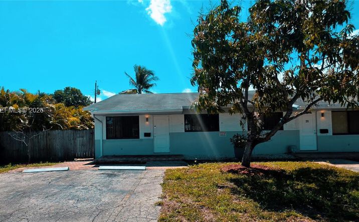 Pictures of Multifamily property located at 20 SE 12th St, Dania Beach, FL 33004 for sales - image #1
