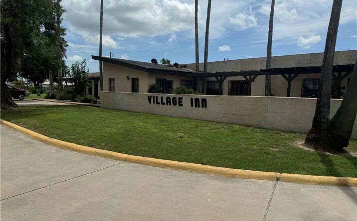 Pictures of Multifamily property located at 2612 S International Blvd, Weslaco, TX 78596 for sales - image #1
