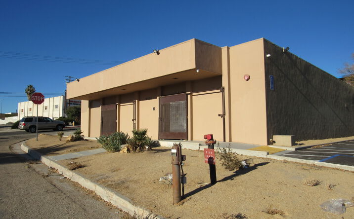 Pictures of Office property located at 16424 Victor St, Victorville, CA 92395 for sales - image #1