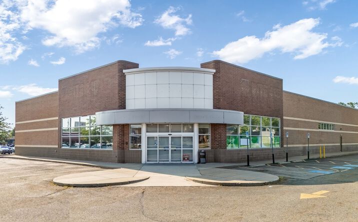 Pictures of Retail property located at 2229 E State, Salem, OH 44460 for sales - image #1
