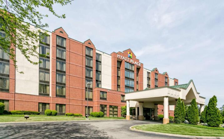 Pictures of Hospitality property located at 650 Bakers Bridge Ave, Franklin, TN 37067 for sales - image #1