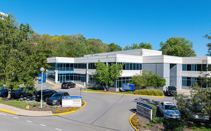 Pictures of Office property located at 5900 Corporate Dr, Pittsburgh, PA 15237 for sales - image #1