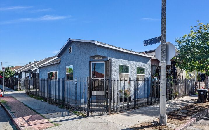 Pictures of Mixed Use, Multifamily, Retail property located at 2503 Cincinnati St, Los Angeles, CA 90033 for sales - image #1
