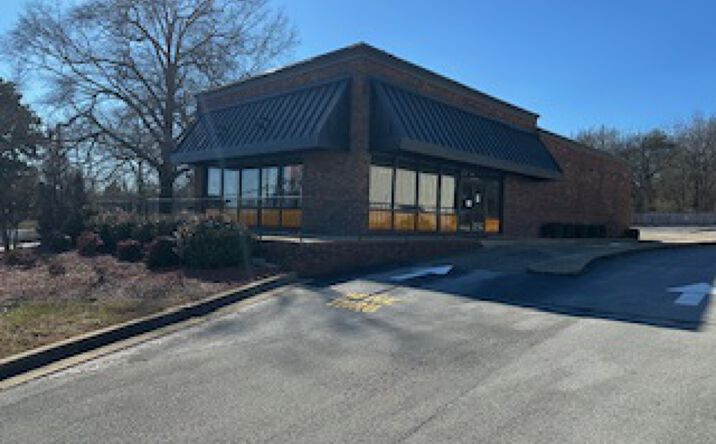 Pictures of Business for Sale, Retail property located at 4701 Hixson Pike, Chattanooga, TN 37343 for sales - image #1