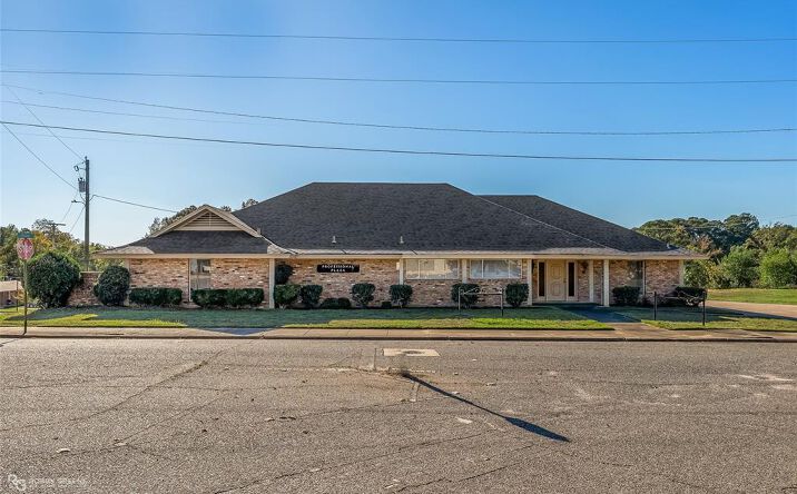 Pictures of Office, Industrial property located at 203 Pearl St, Minden, LA 71055 for sales - image #1