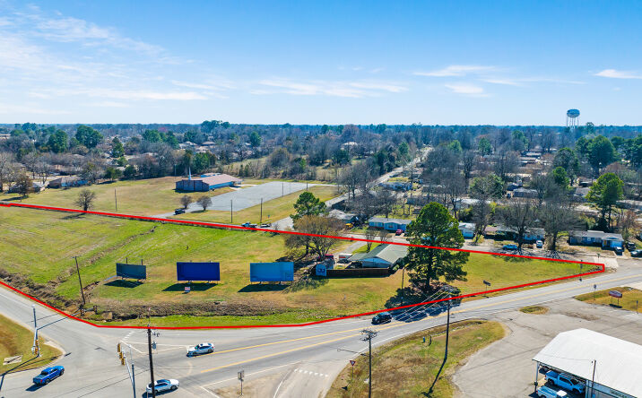 Pictures of Hospitality, Land, Retail, Special Purpose property located at 1520 20th St NE, Paris, TX 75460 for sales - image #1