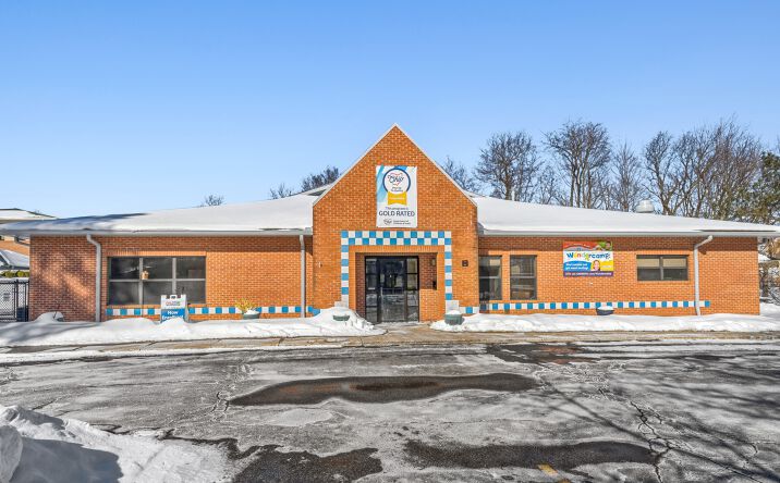 Pictures of Retail property located at 3475 Embassy Pkwy, Fairlawn, OH 44333 for sales - image #1