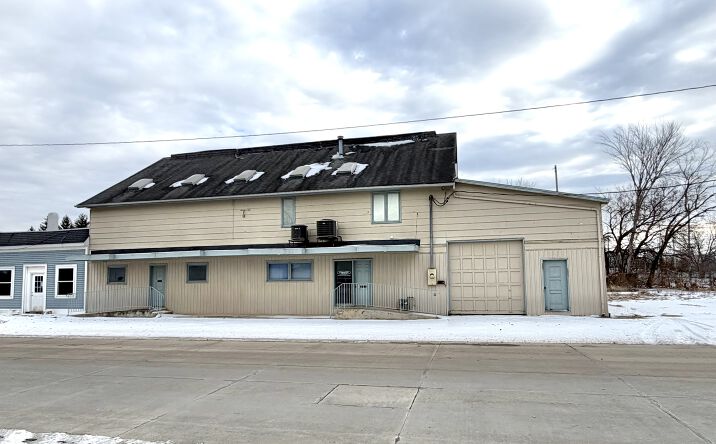 Pictures of Office property located at 319 W Locust St, Fairbury, IL 61739 for sales - image #1